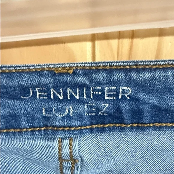 Jennifer Lopez Distressed Blue Jeans - Picture 2 of 4